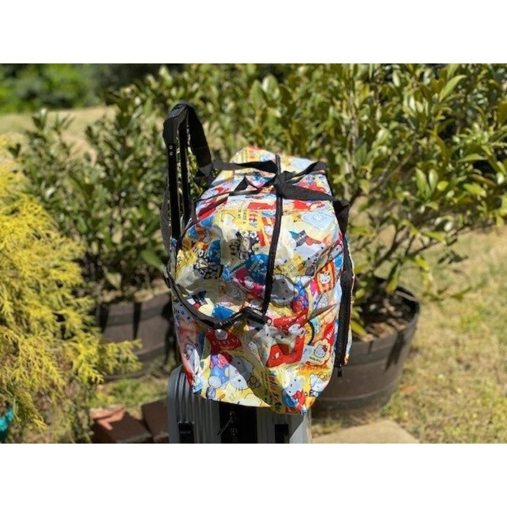 Hello Kitty Travel Duffle Bag Weekend Overnight Bag Colorful Print‎ foldable - Picture 4 of 7